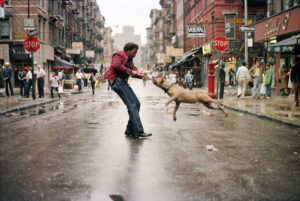 Jamel Shabazz - Man and Dog - Fotografie Storiche