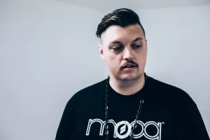 Flux Pavilion - DJ e Produttore 