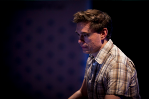 Oval - Musica Elettronica - Immagine di Copertina