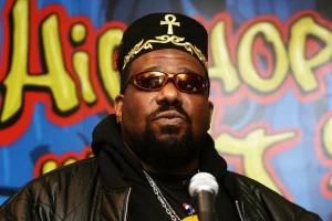 Addio Afrika Bambaataa - Morte del Pioniere della Cultura Hip Hop - Immagine-di-Copertina