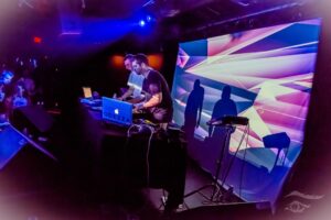 ODESZA in una delle prime performance dal vivo – Harrison Mills e Clayton Knight sul palco