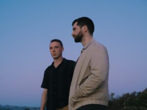 ODESZA in posa – foto di Tonje Thilesen per il ciclo promozionale del duo