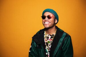 Anderson .Paak in concerto, musicista di Los Angeles ed erede naturale dell'estetica G-Funk