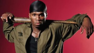 50 Cent in una foto promozionale per Get Rich or Die Tryin', l'album del 2003 che ha rilanciato il Gangsta Rap nel nuovo millennio