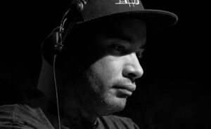 Dillinja, produttore britannico che ha definito gli standard del sub-bass nel Drum and Bass