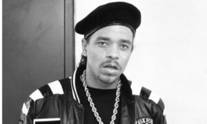 Ice-T in posa, rapper di Los Angeles tra i fondatori del Gangsta Rap West Coast