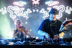 Kursa e Alicia Kiah in esibizione al festival Submersion 2024, live di elettronica underground