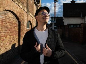 LTJ Bukem, pioniere del Drum and Bass atmosferico e fondatore dell'etichetta Good Looking Records