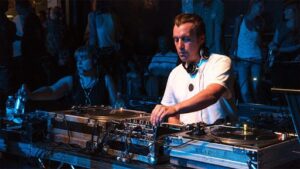 Plaid DJ set live IDM glitch hop
