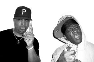 Public Enemy sul palco durante una performance live