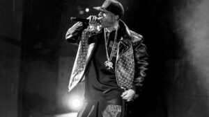 Rakim durante un concerto live: il God MC ancora protagonista nei live show Hip Hop