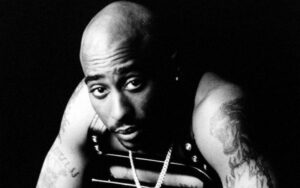 Tupac Shakur in una foto giornalistica, rapper e poeta americano