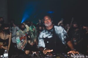 Ivy Lab live performance con elettronica - Drum and Bass halftime show