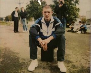 Vincent Cassel sul set di La Haine durante le riprese del film di Kassovitz