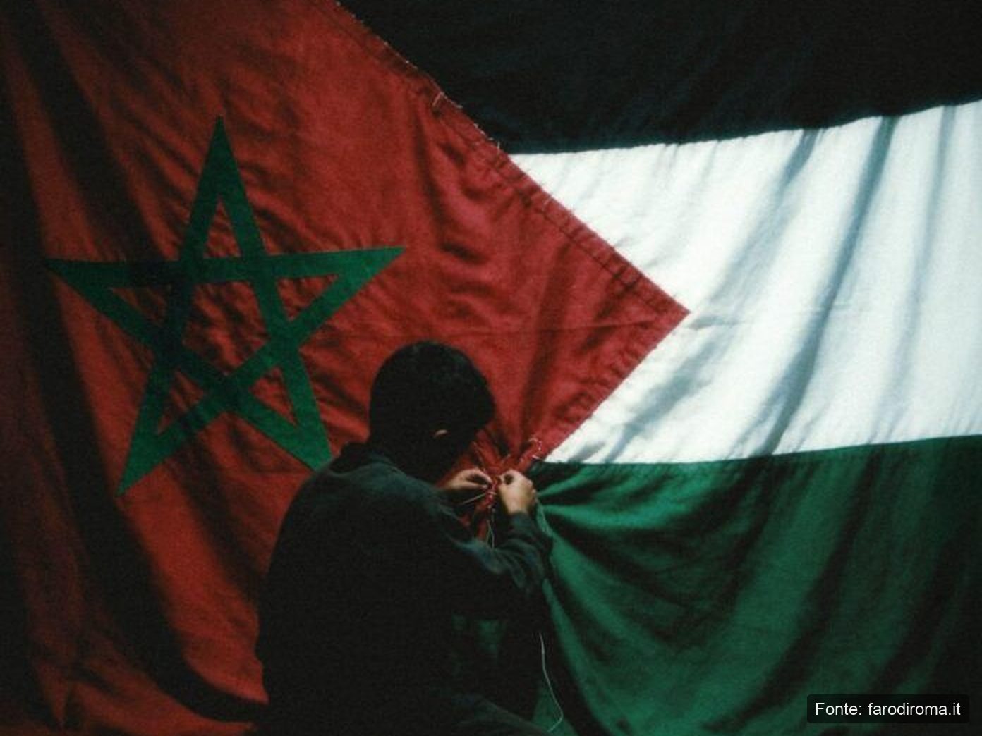 Artwork del singolo Dima Falestini: un bambino cuce insieme le bandiere palestinese e marocchina